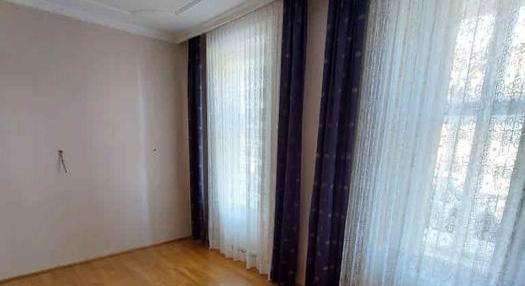 V E R M I E T E T! WUNDERSCHÖNE ALTBAUWOHNUNG IN EINER REPRÄSENTATIVEN VILLA