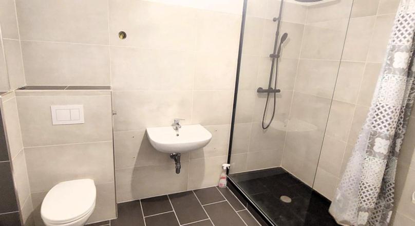 NEUWERTIGES DOPPELHAUS MIT ZWEI GETRENNTEN WOHNUNGEN IN GRÜNRUHELAGE