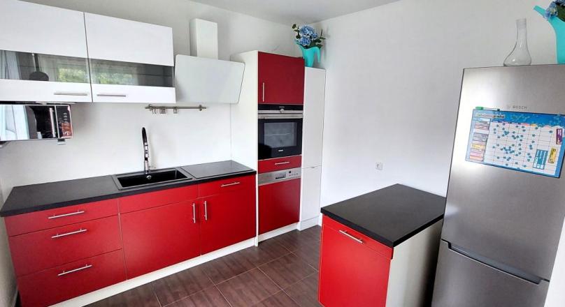 NEUWERTIGES DOPPELHAUS MIT ZWEI GETRENNTEN WOHNUNGEN IN GRÜNRUHELAGE