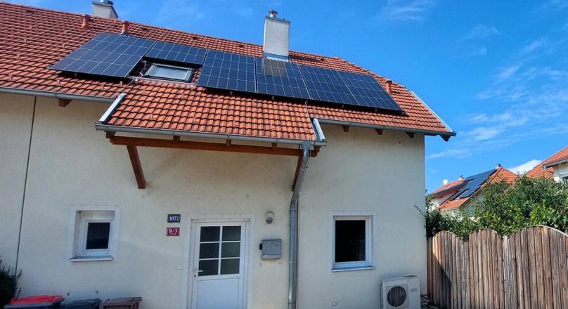 V E R K A U F T !MODERNES WOHNEN AN EINEM BADETEICH - Doppelhaushälfte mit hochwertiger Ausstattung