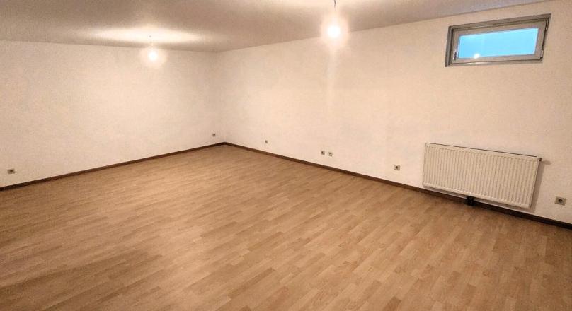 V E R K A U F T !MODERNES WOHNEN AN EINEM BADETEICH - Doppelhaushälfte mit hochwertiger Ausstattung