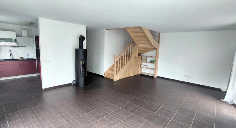 NEUWERTIGES DOPPELHAUS MIT ZWEI GETRENNTEN WOHNUNGEN IN GRÜNRUHELAGE