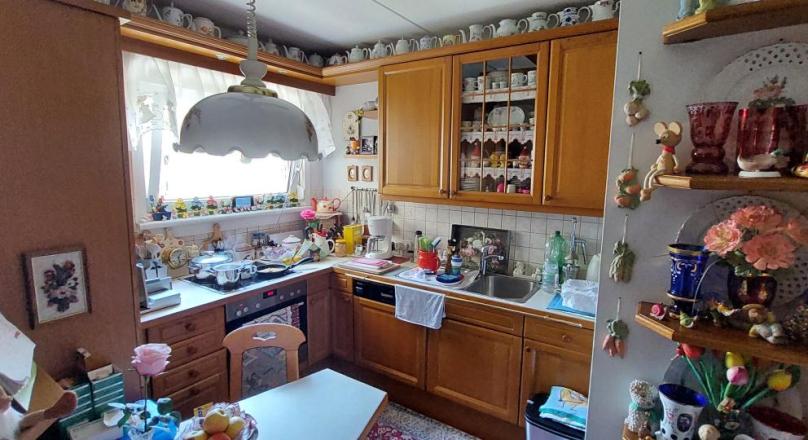 V E R K A U F T !WOHNUNGSVERKAUF MIT WOHNRECHT! 3 Zimmerwohnung mit Lift, Garage und Loggia zum Sensationspreis von 160.000,- 