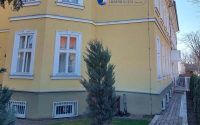 V E R M I E T E T! WUNDERSCHÖNE ALTBAUWOHNUNG IN EINER REPRÄSENTATIVEN VILLA